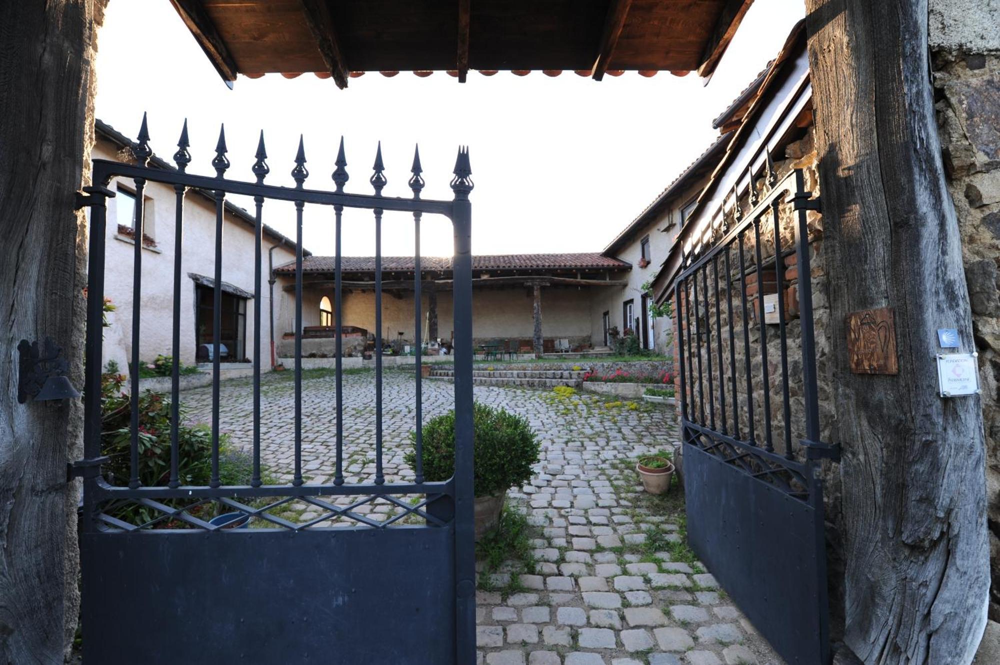 Chez Jacotte Et Elia Bed & Breakfast Saint-Galmier Exterior foto